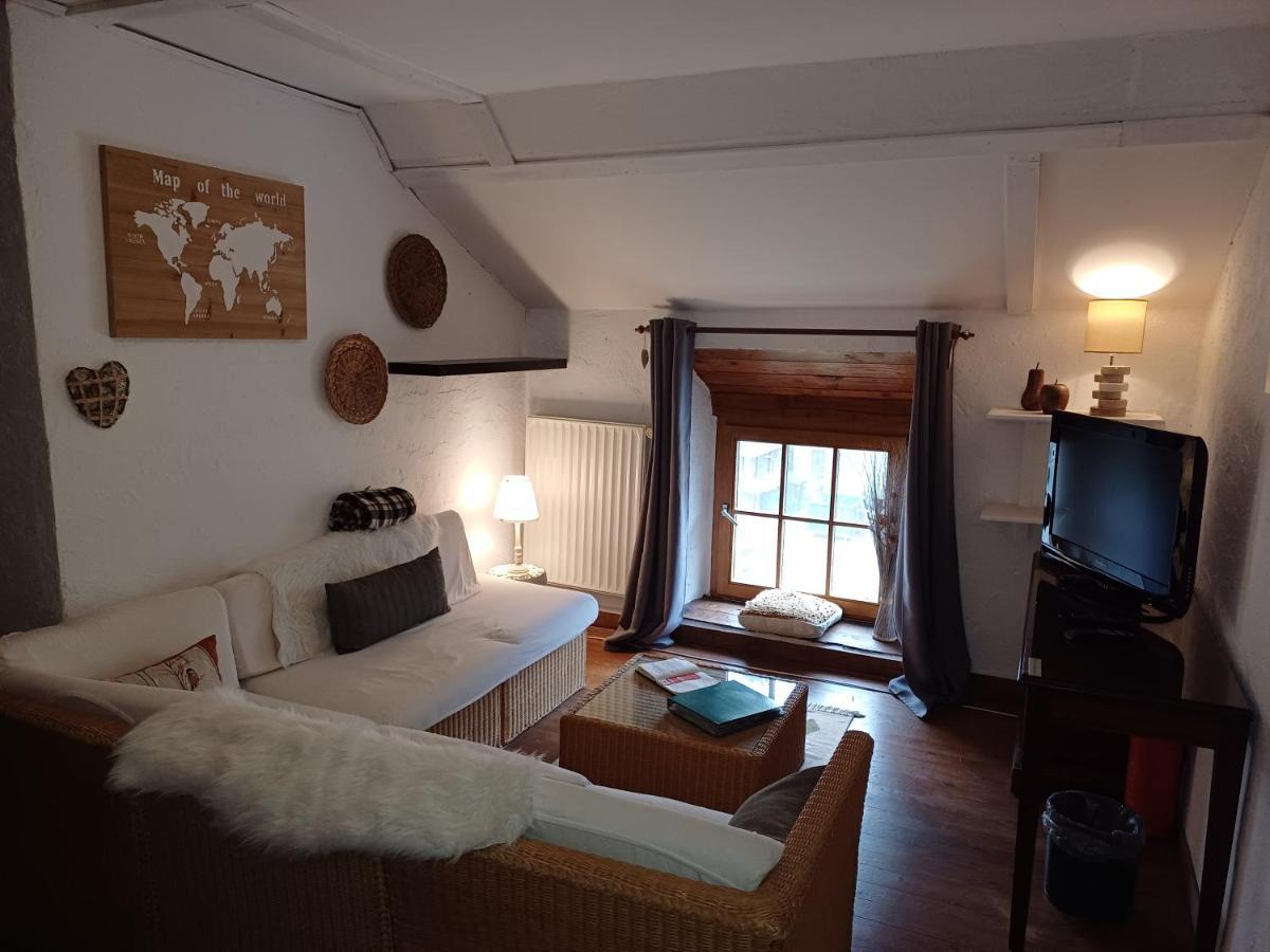 Les Gabelous - Chambre D'Hotes - Viroinval Dourbes Dış mekan fotoğraf